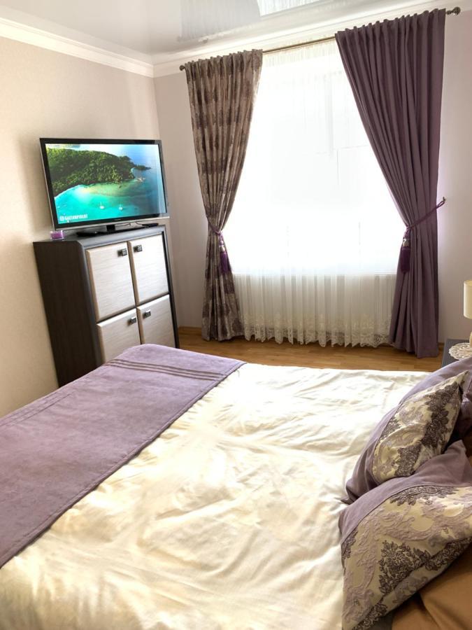 Центр. Поруч Парк Та Став Leilighet Ternopil Eksteriør bilde